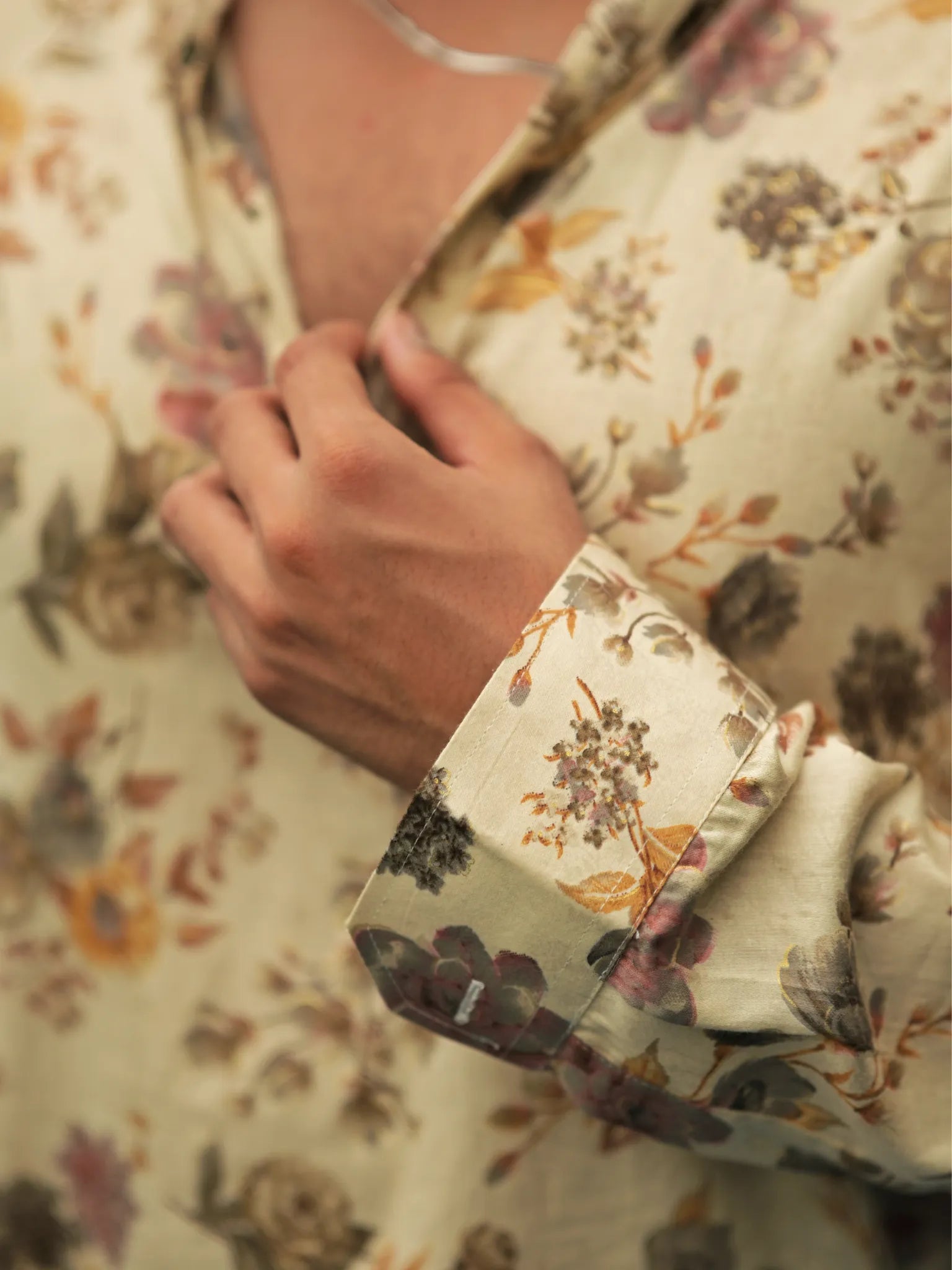 HUESFAB Ivory Bloom short kurta