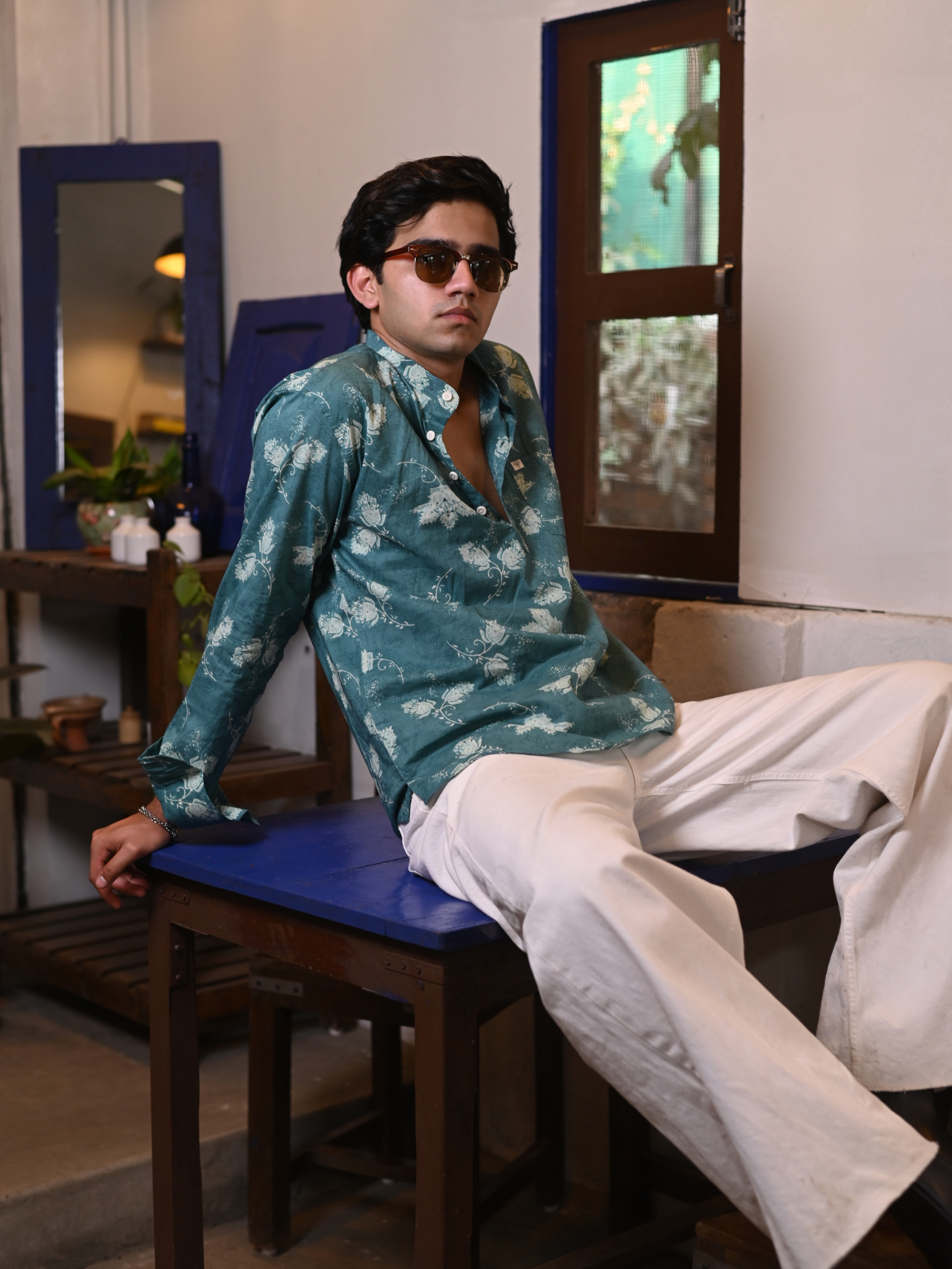 blue white flowers short kurta