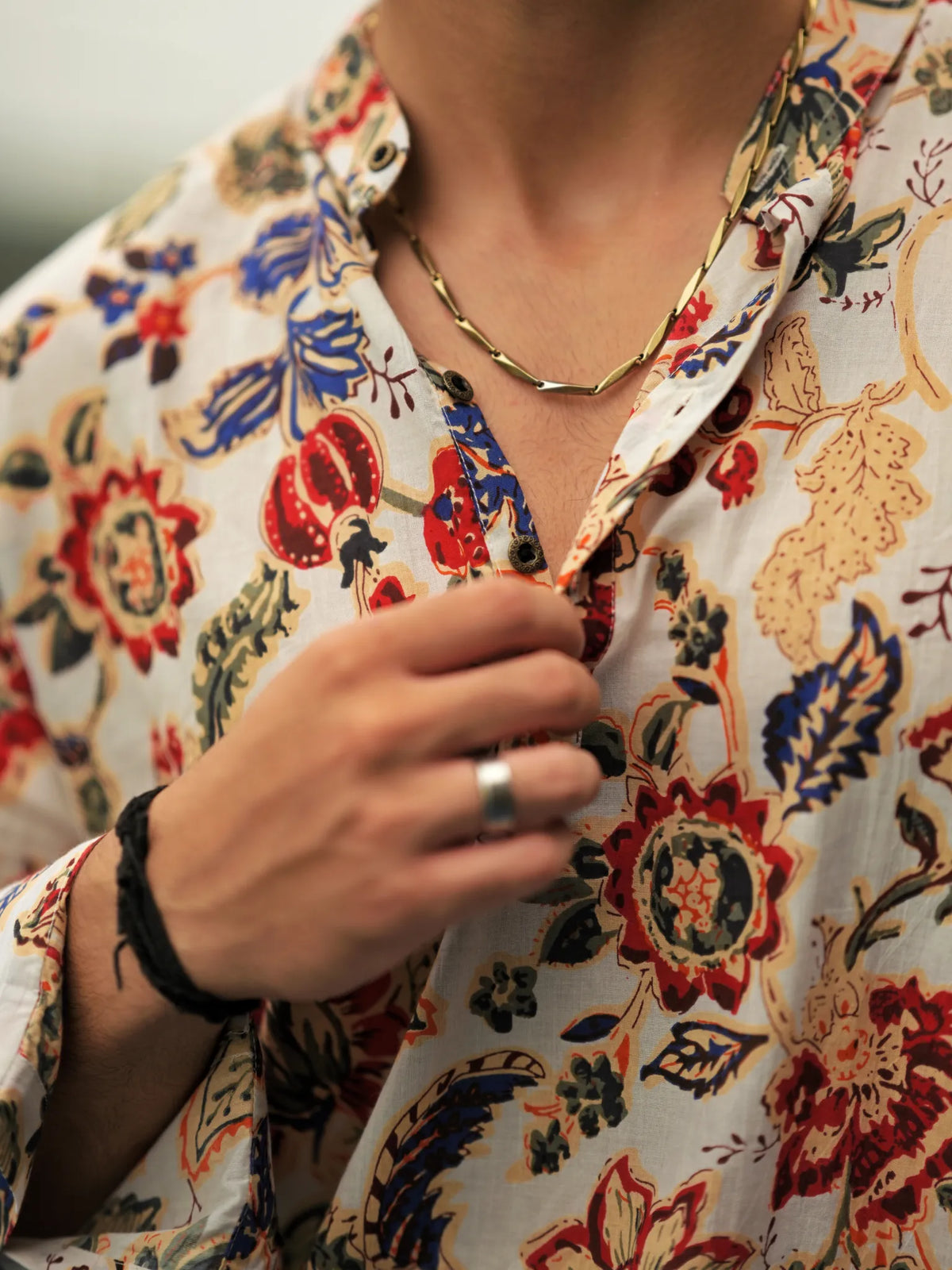 HUESFAB White Floral Trail Short Kurta