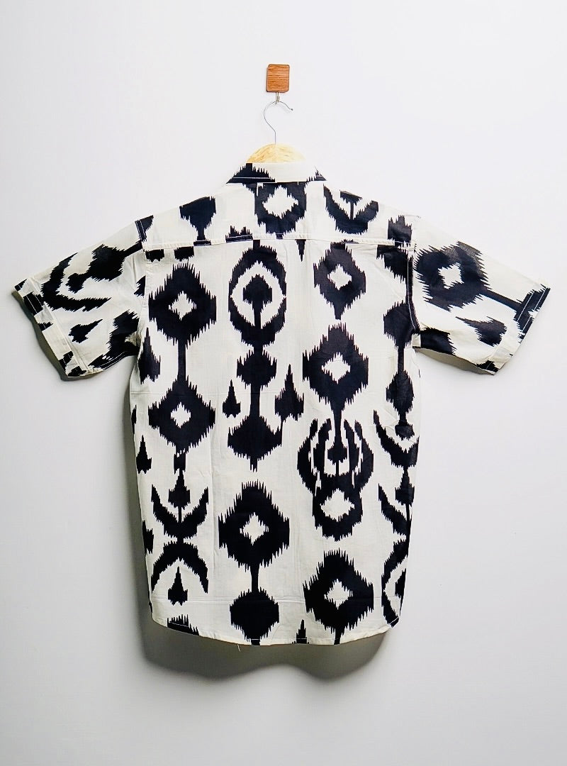 white black ikat half-sleeves shirt
