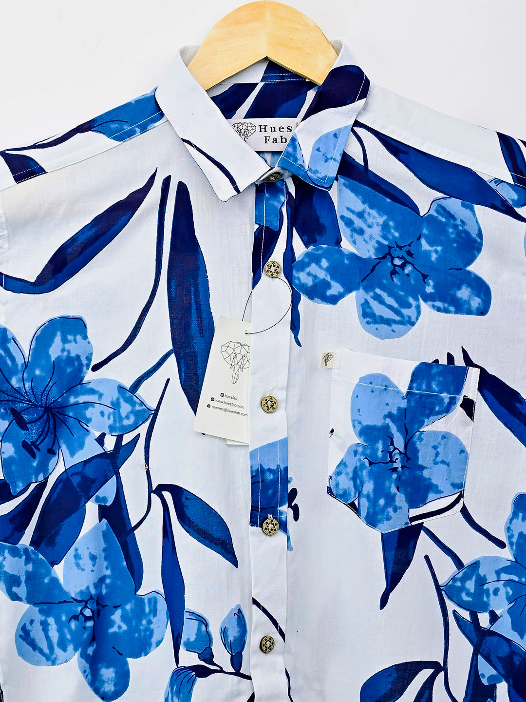 White & Blue Flower/Leaf Half-Sleeves Shirt