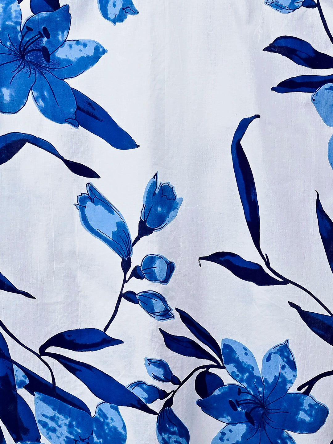 White & Blue Flower/Leaf Half-Sleeves Shirt