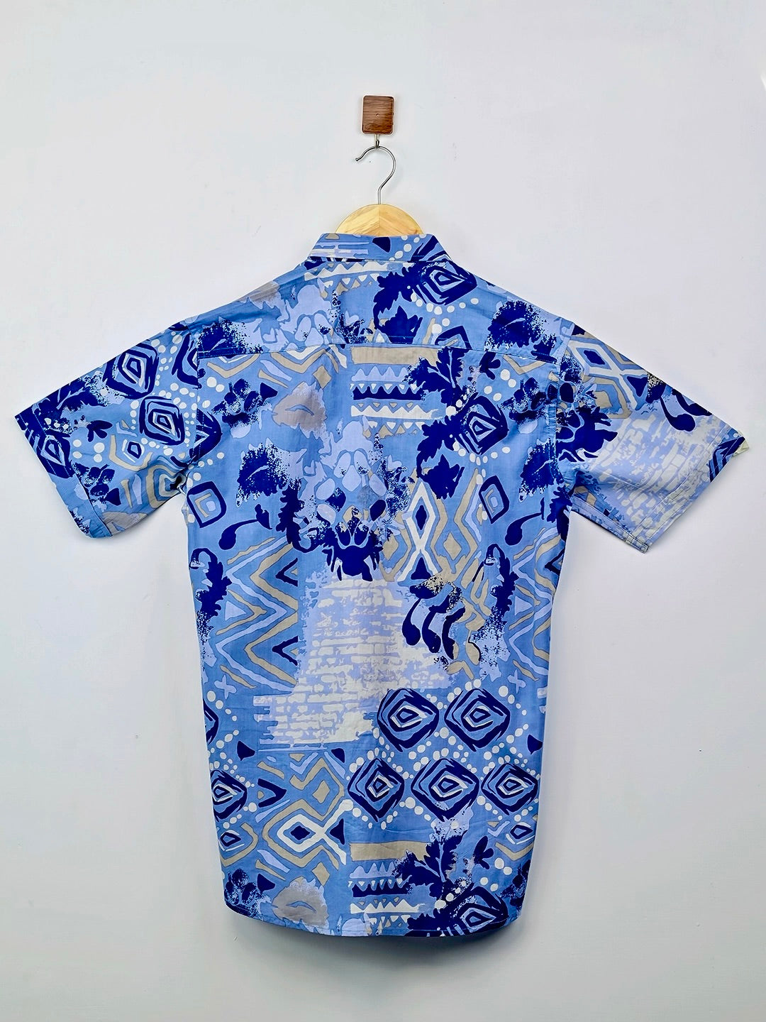 Oceanic Whirl printed half-sleeve shirt