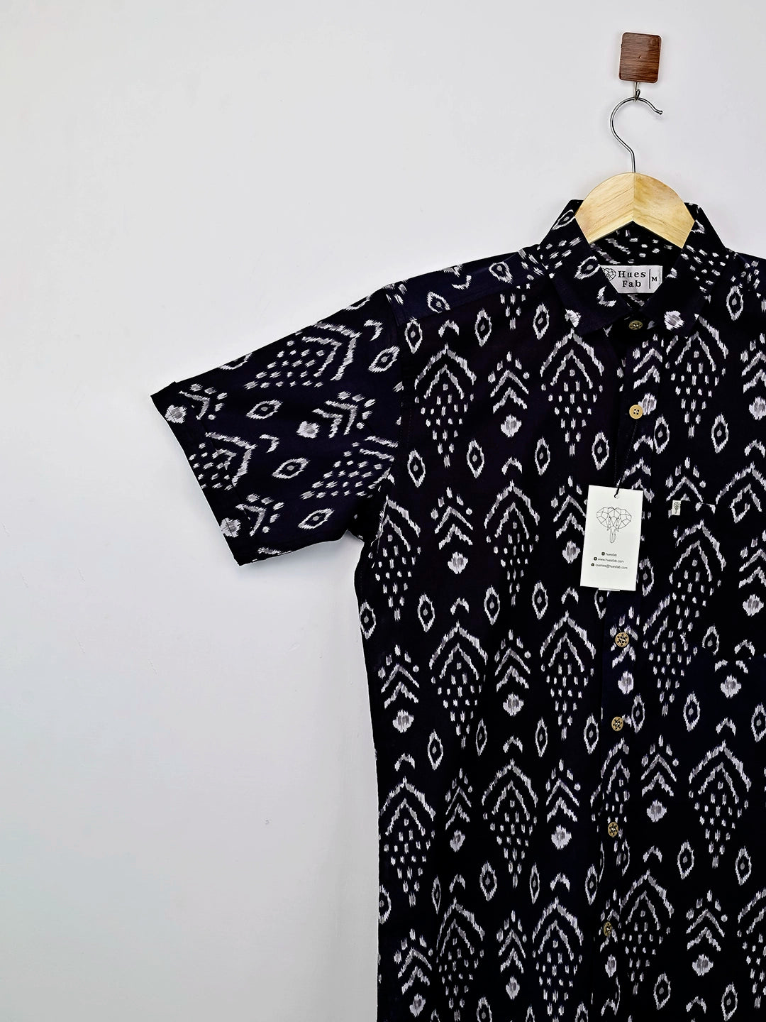 black white motifs half-sleeves shirt