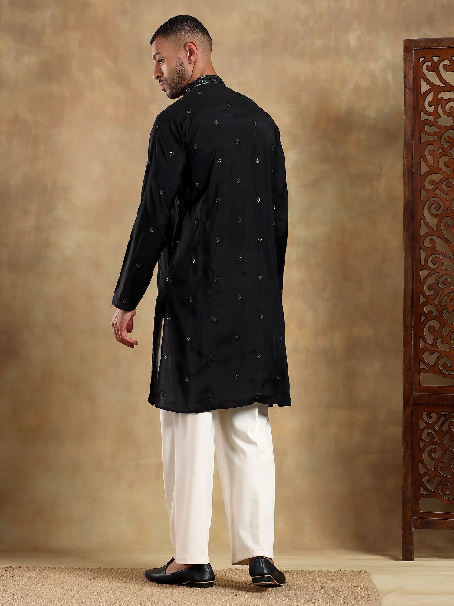 Black Embroidered Long Kurta