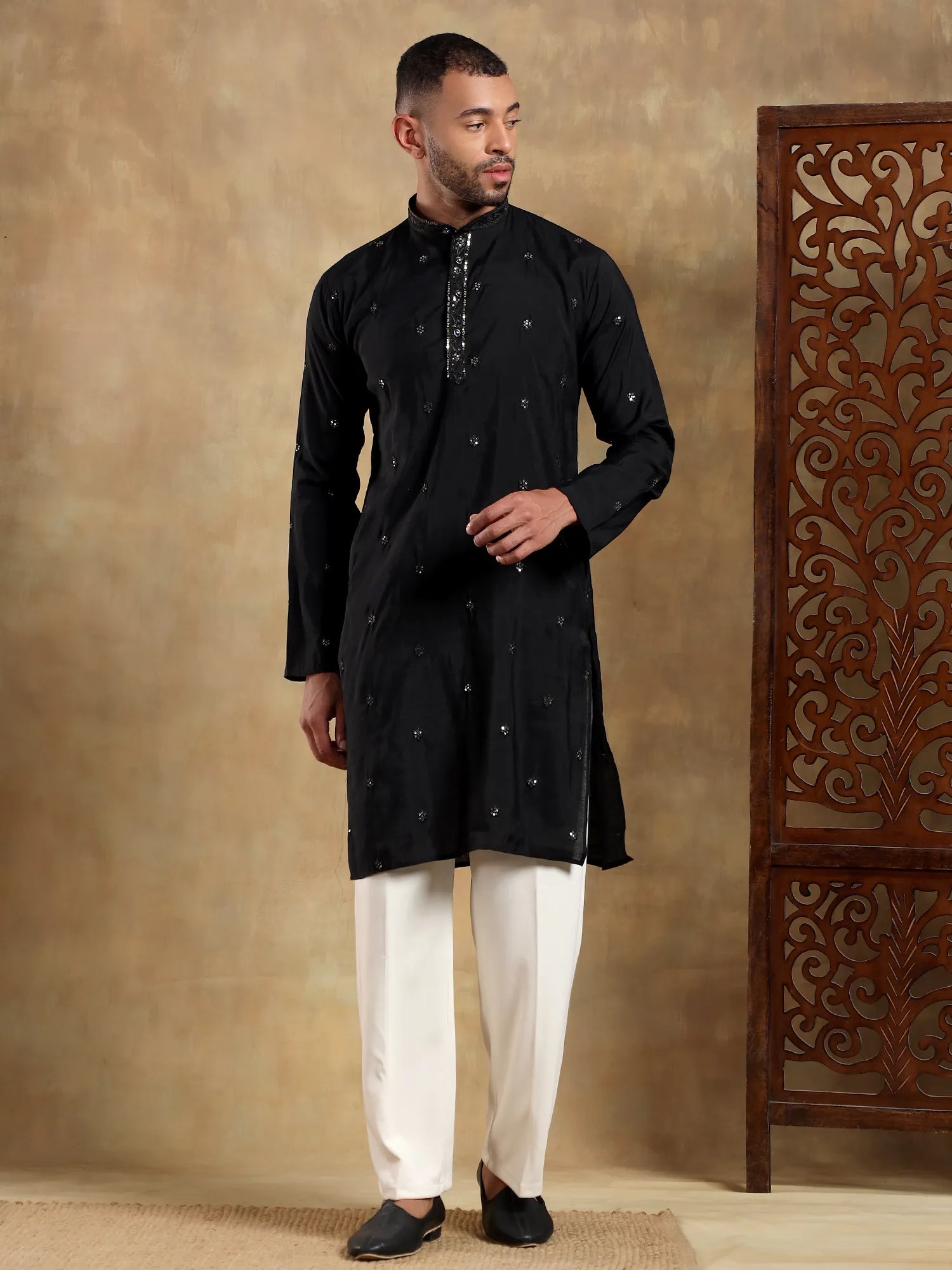 Black Embroidered Long Kurta