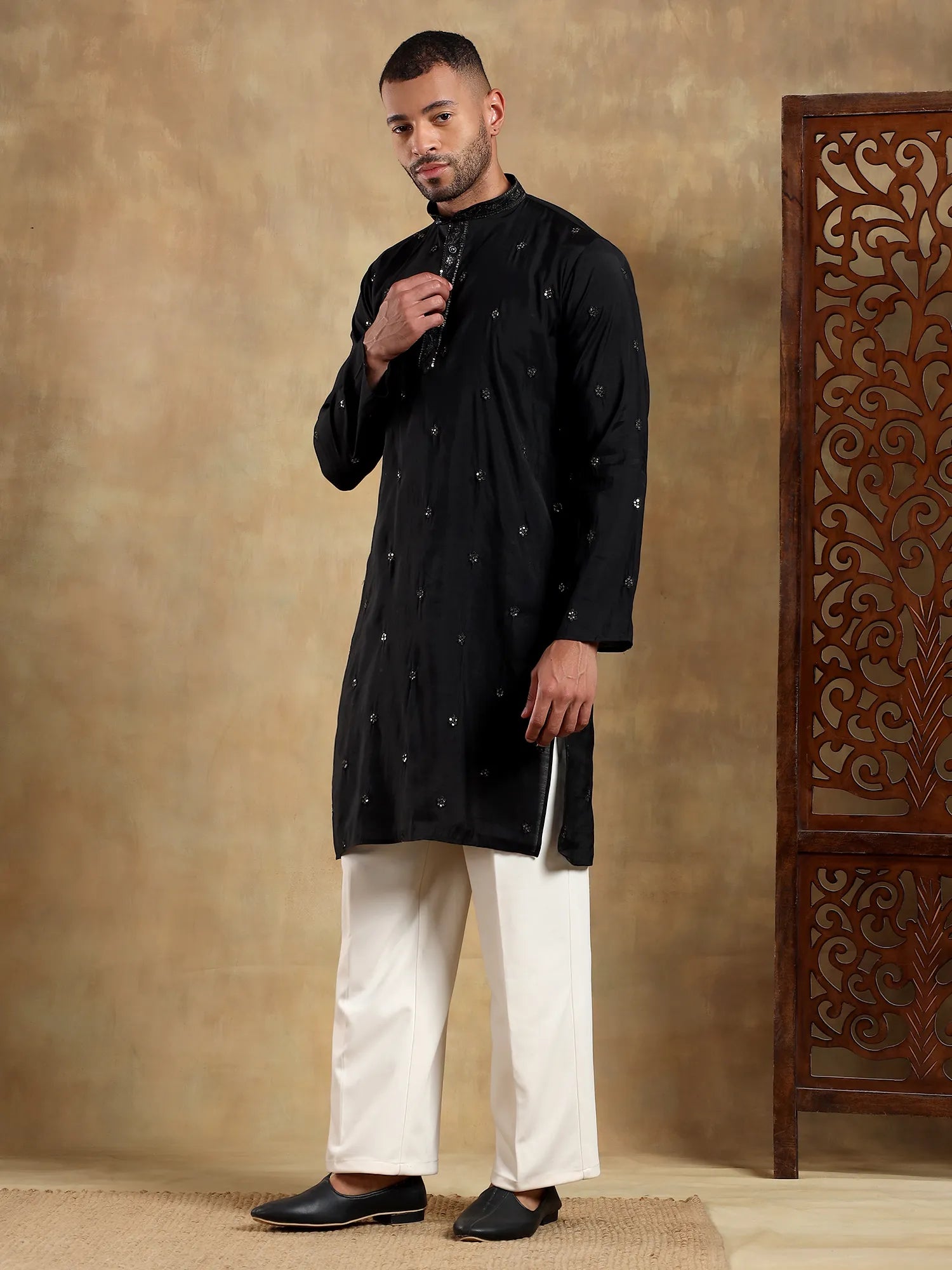 Black Embroidered Long Kurta