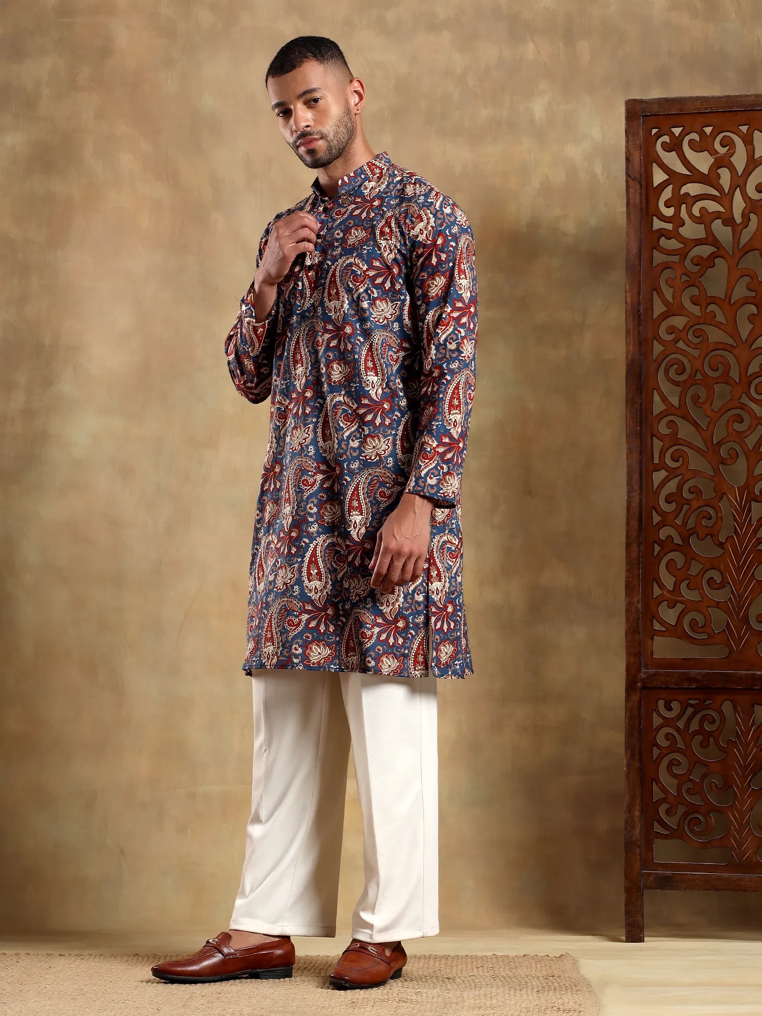 Blue Red Paisley Printed Long Kurta & pyjama set
