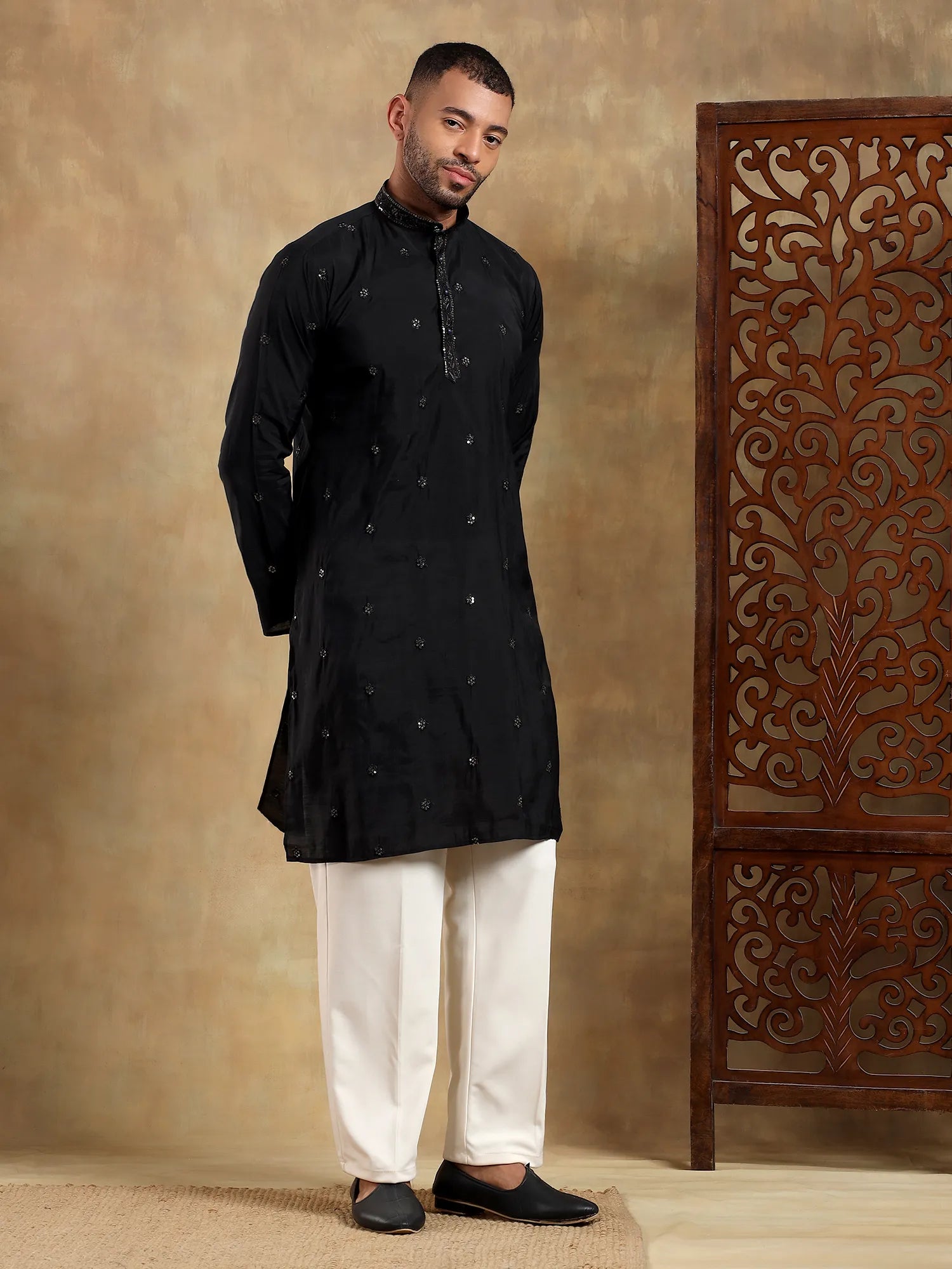 Black Embroidered Long Kurta