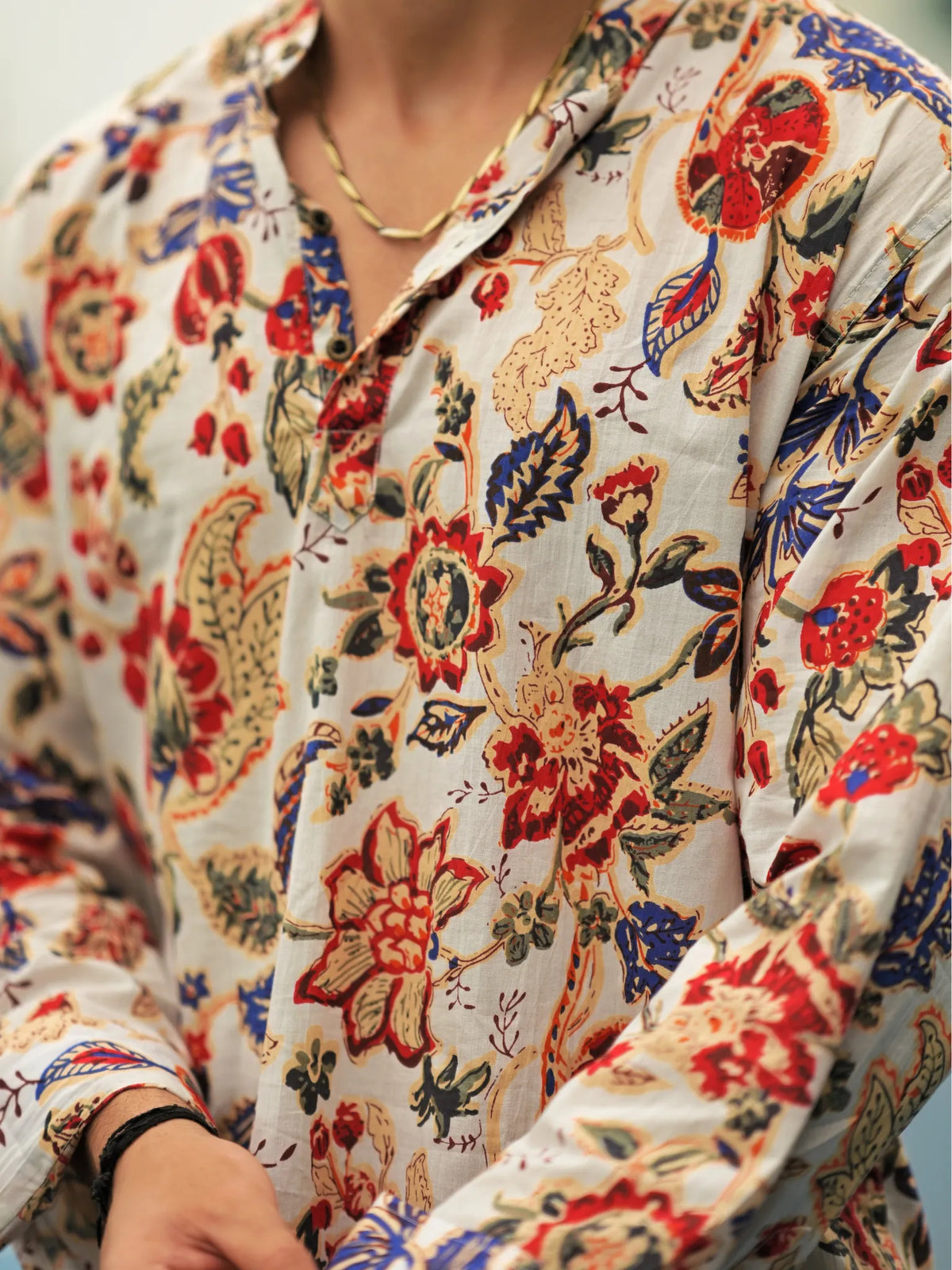 HUESFAB White Floral Trail Short Kurta