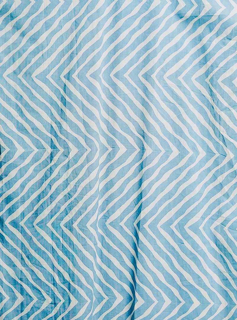 sky blue zigzag half-sleeves shirt