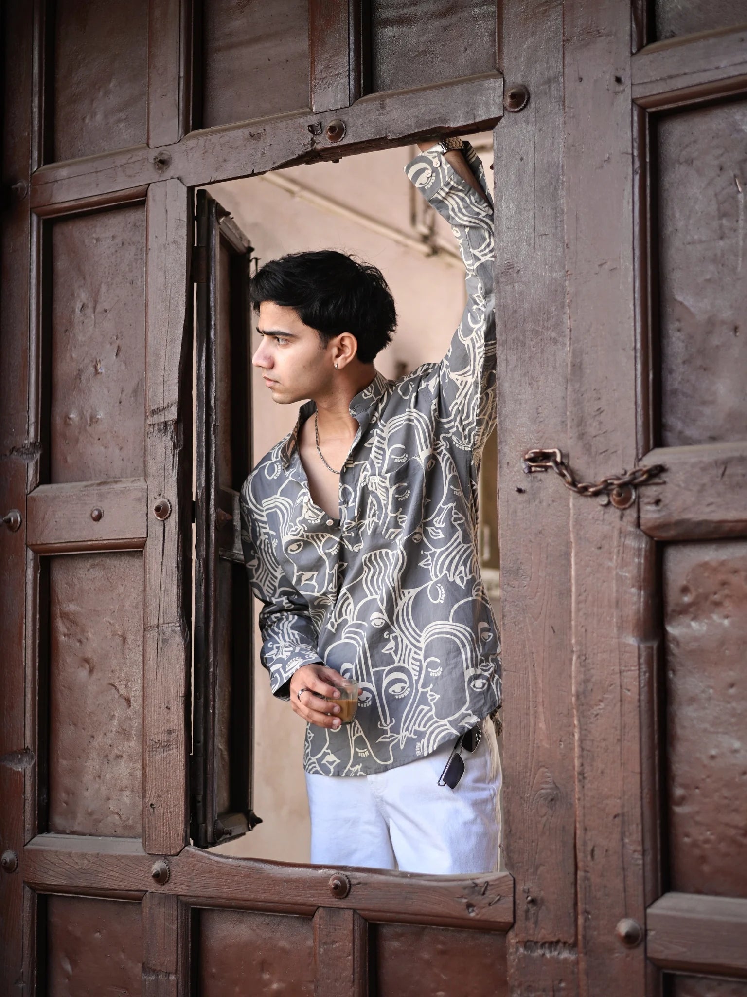 Grey Face Art Printed Short Kurta